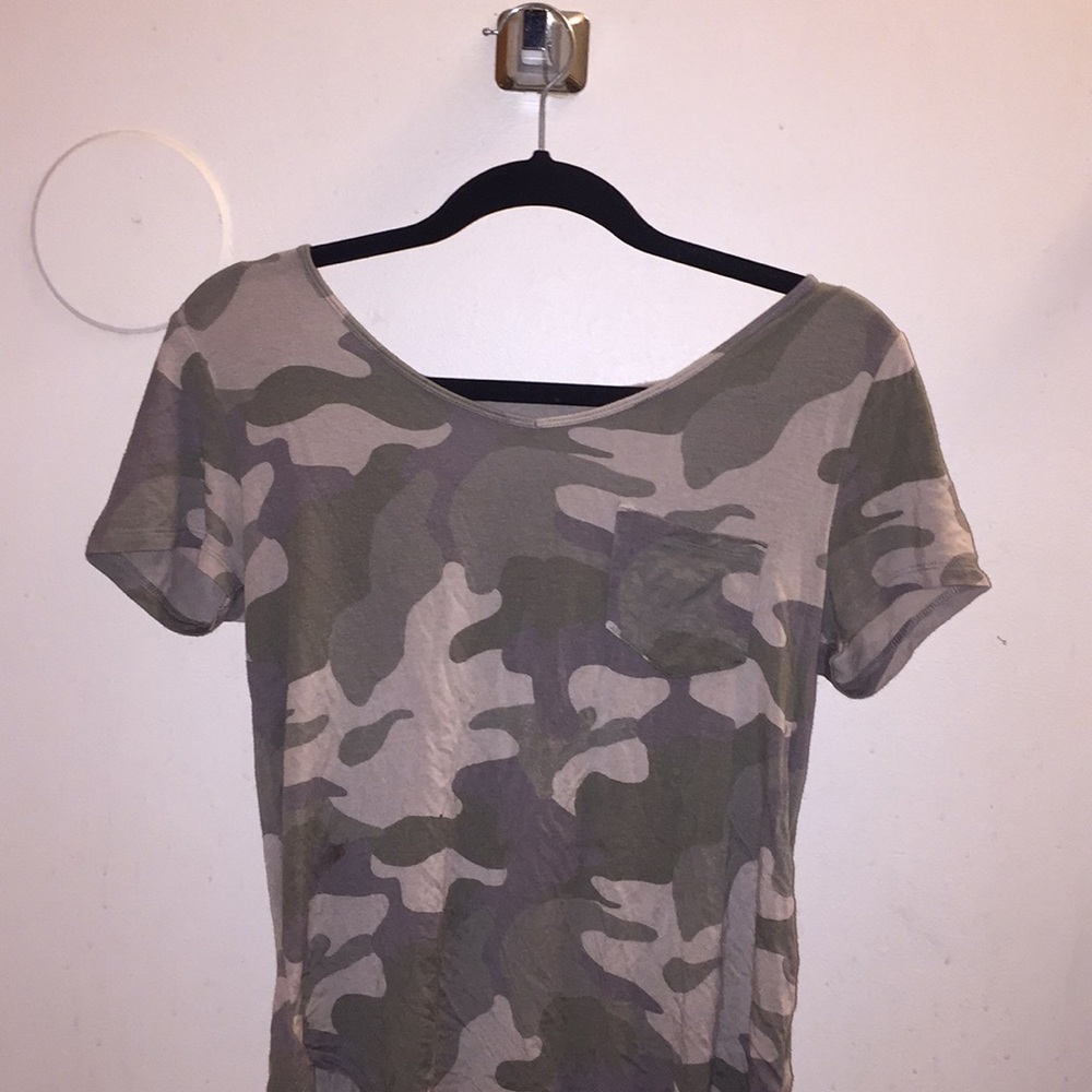 Flowey tee